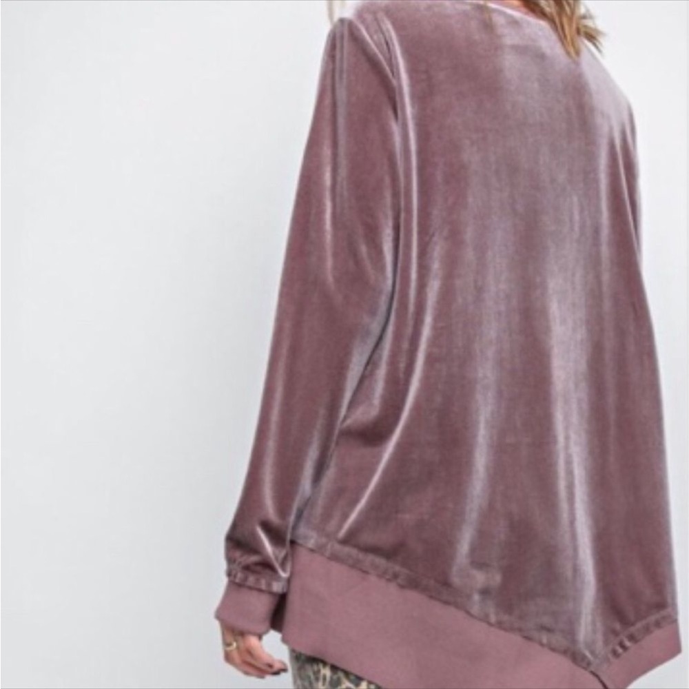 NEW LISTING‼️EASEL Tunic - Picture 11 of 16